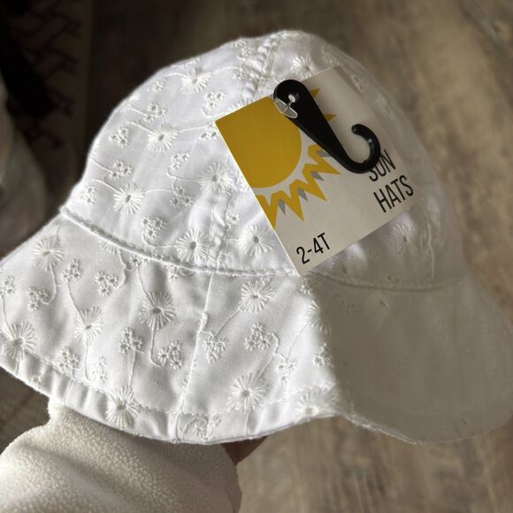 Toddler Sun Hat Summer Beach Hat with Strap Outdoor White Eyelet Bucket Hat 2-4T - Picture 6 of 6